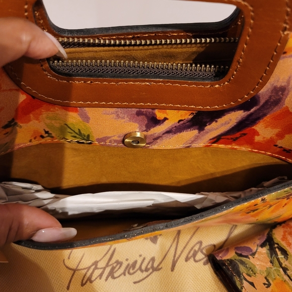 Patricia Nash Purse and wallet - Picture 5 of 7